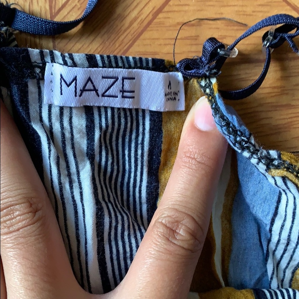 One piece - Picture 2 of 3